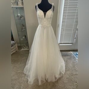 Luv bridal light ivory beaded lace and tulle bridal gown